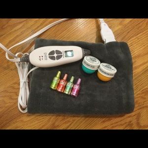 SOLD-Heating pad & Sol de Janeiro duo cream Bundle
